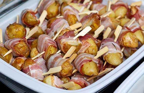 Papas baby envueltas en tocino