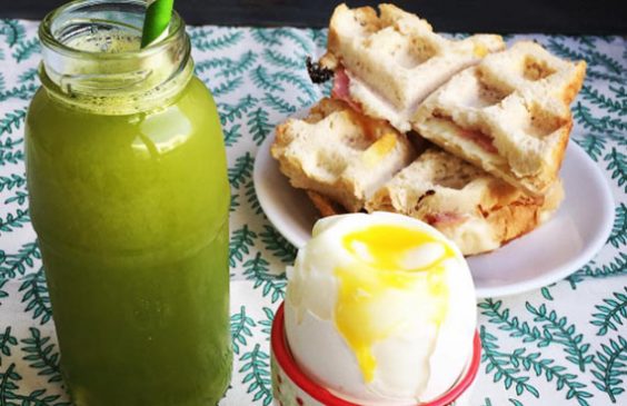 Jugo de kalé y té matcha