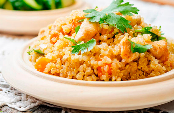 Bowl de quinoa y pollo al dijon a presión