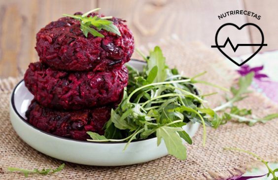 Hamburguesas de falafel de betarraga