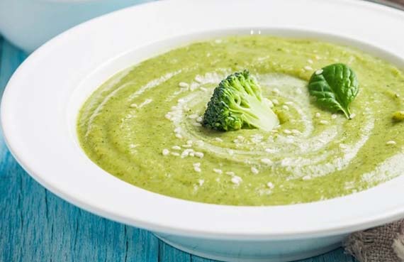 Crema keto de brócoli con cheddar a presión