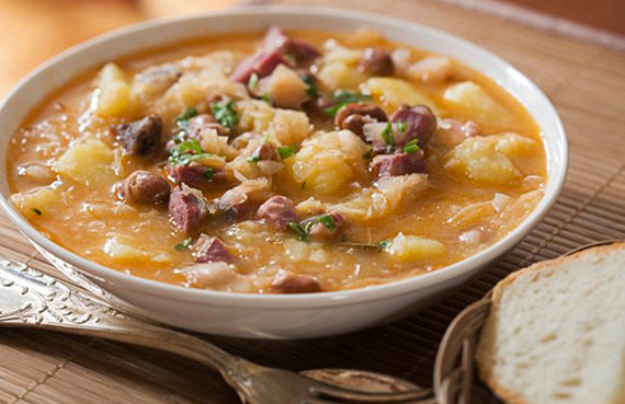 Papas con mote a presión