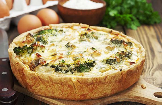 Quiche de pollo y brócoli