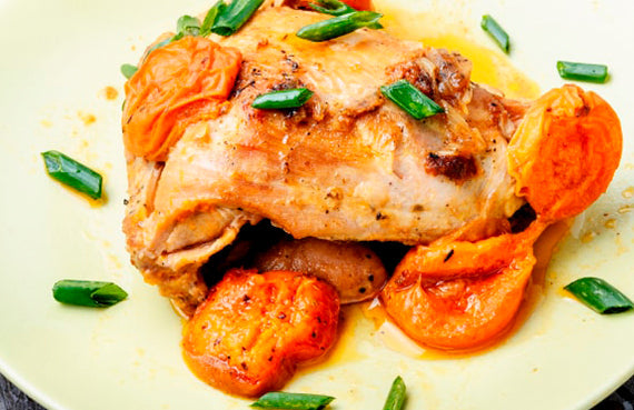 Pollo con duraznos y albahaca a presión