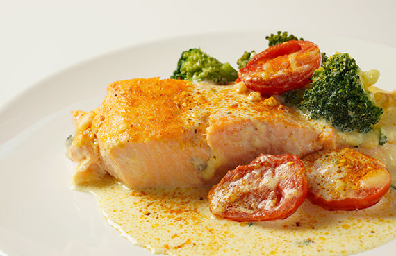 Salmón con crema y tomate cherry a presión