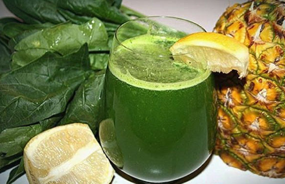 Jugo de wheatgrass, piña, limón y espinaca
