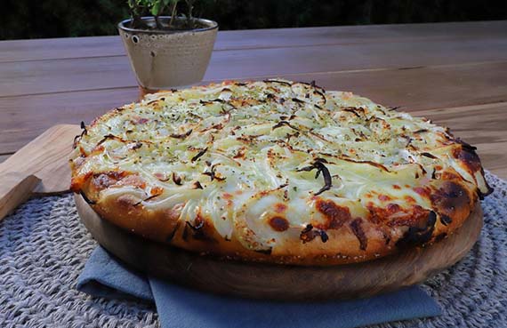 Fugazza rellena con queso