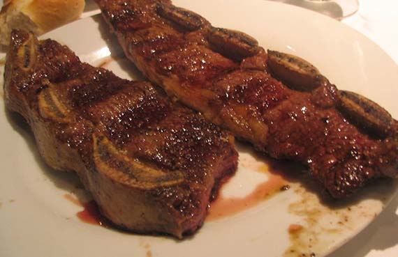 Asado de tira al vino tinto
