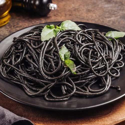 Pasta fresca con tinta de calamar