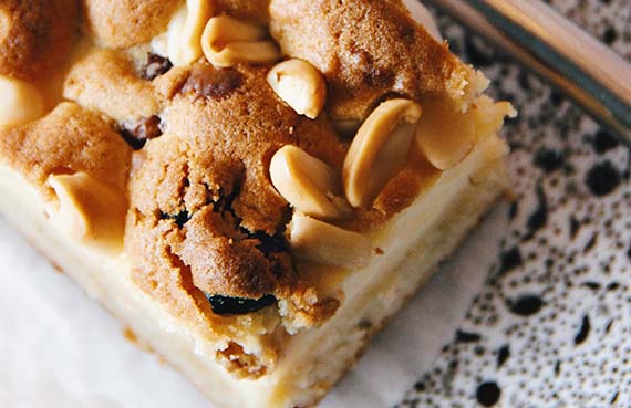 Blondies de chocolate blanco y nueces