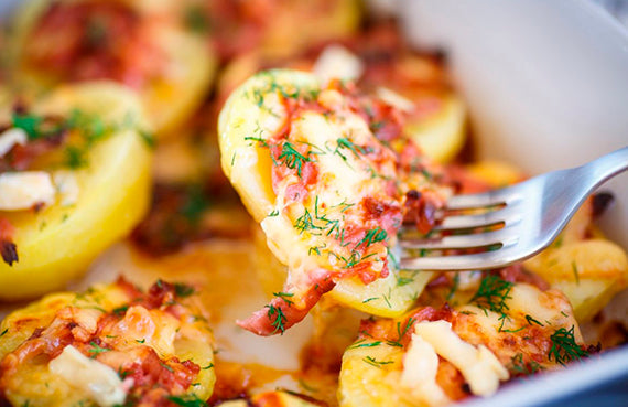 Papas con queso y tocino