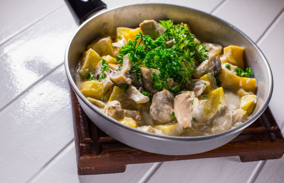 Estofado con alcachofas y champiñones