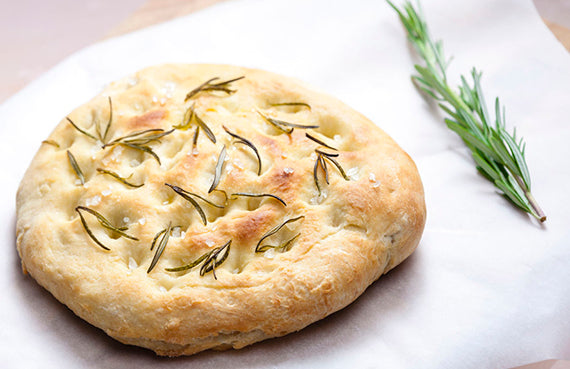 Focaccia con romero y sal gruesa