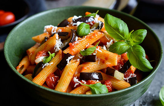 Pasta con berenjena y cerdo