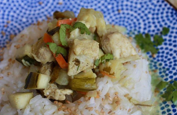 Pollo thai con leche de coco