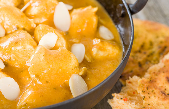 Pollo con almendras