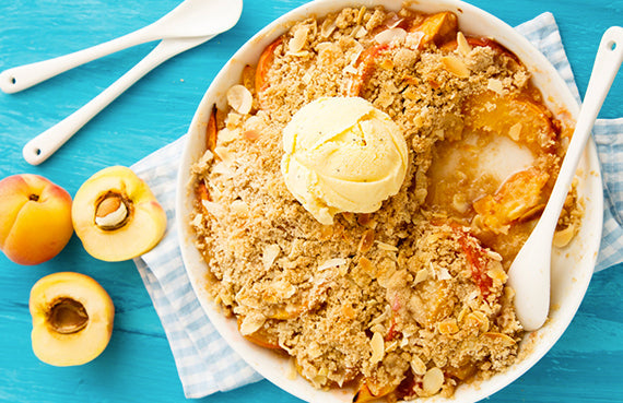 Crumble de duraznos y moras