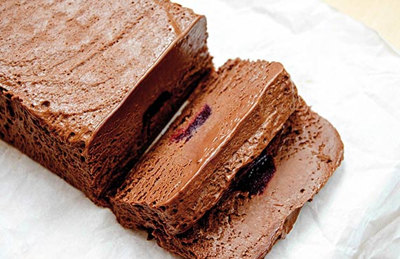 Marquise de chocolate relleno con manjar